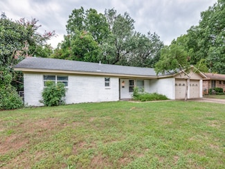 6909 Valhalla Rd, Fort Worth, TX 76116