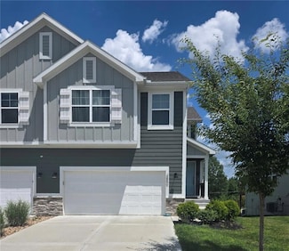 3807 SW Walsh Dr, Lees Summit, MO 64082