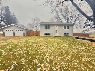 11 N Renstrom St, Blomkest, MN 56216