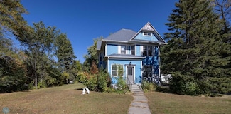 302 Northern Pacific Ave E, Ulen, MN 56585