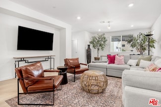 768 Daniel Freeman Cir, Inglewood, CA 90301