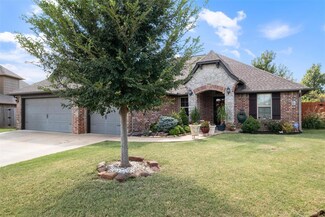 601 NE 23rd St, Moore, OK 73160