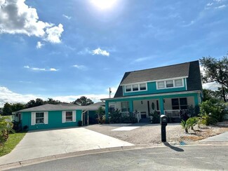353 Colonial Ct, Dunedin, FL 34698
