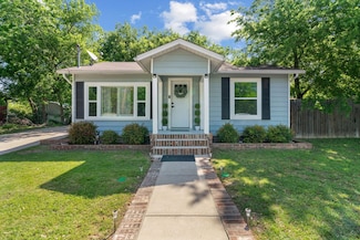 904 Liberty St, Weatherford, TX 76086