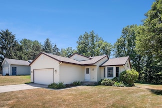 3538 Breezewood Dr SE, Grand Rapids, MI 49512