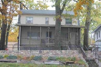 8223 E Wade Ln, North Webster, IN 46555