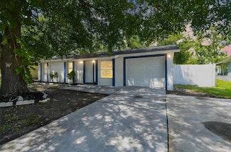 3679 Sugarcreek Dr, Tampa, FL 33619