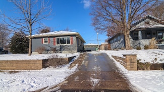 710 W Maple St, Champaign, IL 61820