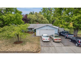 1517 SE Spruce St, Hillsboro, OR 97123