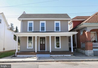 32 N Duke St, Hummelstown, PA 17036
