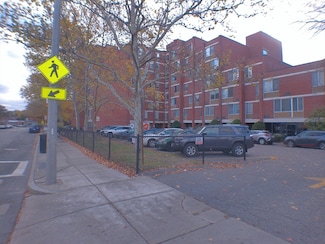 545 Centre St Unit 412, Boston, MA 02130