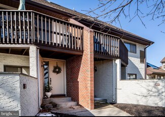 640 Geneva Dr Unit 13, Mechanicsburg, PA 17055