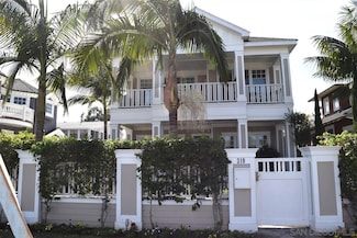 310 1st St, Coronado, CA 92118