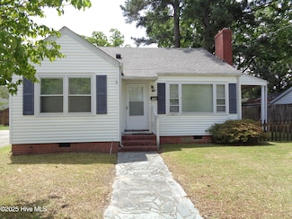 714 Cameron Dr, Kinston, NC 28501