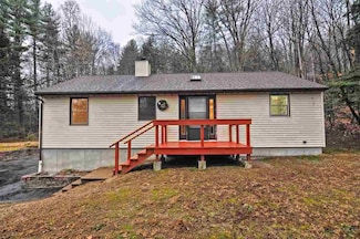 735 River Rd, Weare, NH 03281