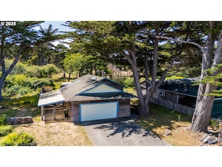 1260 Jackson Ave SW, Bandon, OR 97411