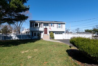 42 York Ave, Port Monmouth, NJ 07758