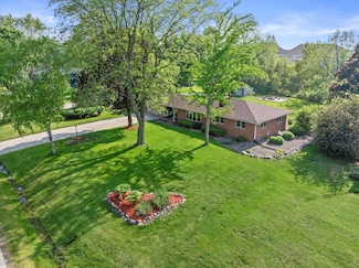 6207 S 123rd St, Hales Corners, WI 53130