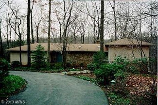 11 Holly Berry Ct, Glen Arm, MD 21057