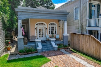 1025 General Pershing St, New Orleans, LA 70115