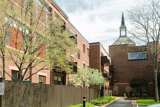 100 Keyes Rd Unit 218, Concord, MA 01742