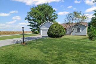 1106 S Spring Lake Rd, Mahomet, IL 61853