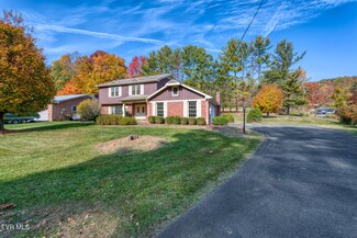 7459 Pin Oak Cir, Bristol, VA 24202