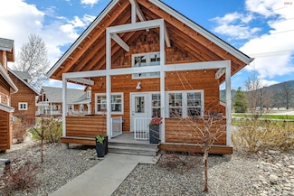 17 Hitchcock Dr, Dover, ID 83825