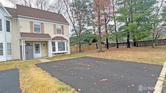 8 Cosgrove Ct, East Brunswick, NJ 08816