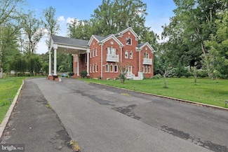 7230 Beverly St, Annandale, VA 22003
