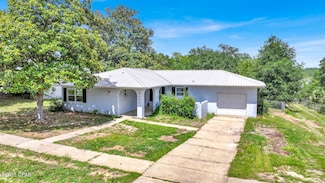 4489 Hancock Ct, Chipley, FL 32428