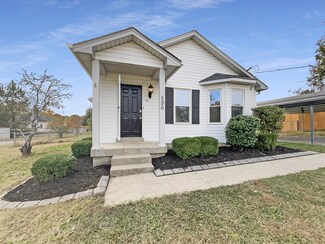 596 Shady Crest Dr, La Vergne, TN 37086