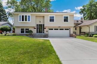 697 Sheehan Ave, Glen Ellyn, IL 60137