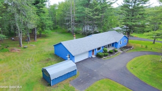 22 Elm Ln, Greenville, NY 12083