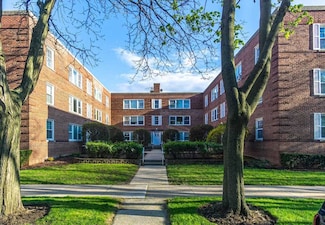 2207 W Morse Ave Unit 3, Chicago, IL 60645