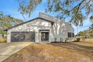 5526 Southernview Dr, Zephyrhills, FL 33541