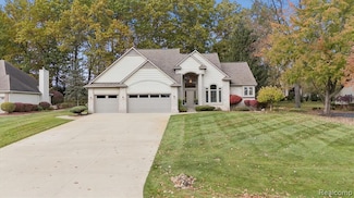 4435 Driftwood Dr, Commerce Township, MI 48382