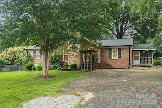 7613 Happy Hollow Dr, Mint Hill, NC 28227