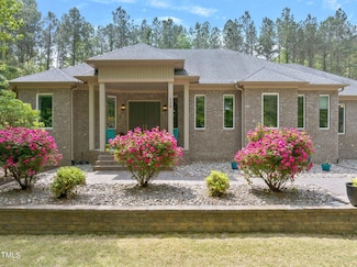 120 Wood Lake Dr, Fuquay-Varina, NC 27526