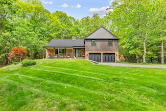 319 Nonnewaug Rd, Bethlehem, CT 06751