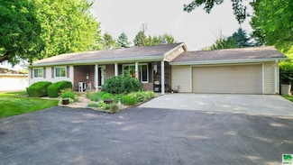 103 Carter Rd, Sergeant Bluff, IA 51054