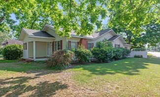 200 Forrest St, Headland, AL 36345