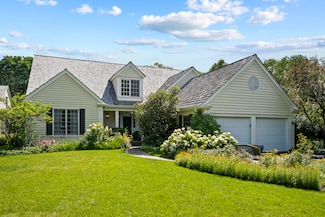 1845 W North Pond Ln, Lake Forest, IL 60045