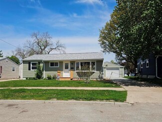 1626 Texas Ave NE, Cedar Rapids, IA 52402