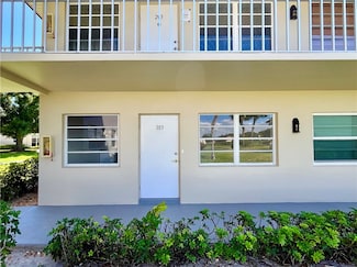 33 Pine Arbor Ln Unit 103, Vero Beach, FL 32962