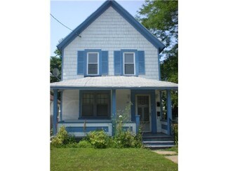 24 Dart St, Buffalo, NY 14213