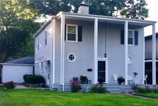 2 Edgewood Ct, Decatur, IL 62522