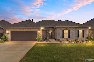 103 Tanner Drake Ct, New Market, AL 35761