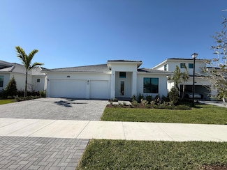 8490 SW Cantante Way, Port Saint Lucie, FL 34987