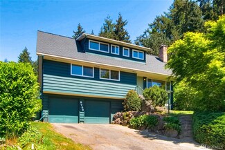3752 NE 193rd St, Lake Forest Park, WA 98155